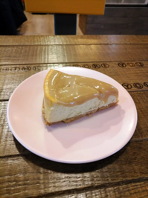 Cheesecake cu vanilie și caramel